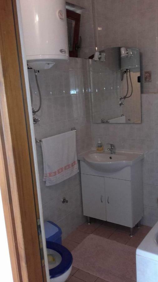 Apartman Larus Starigrad Paklenica Bagian luar foto