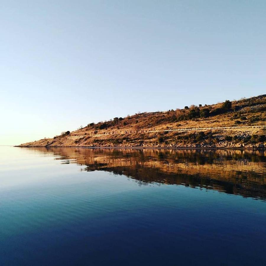 Apartman Larus Starigrad Paklenica Bagian luar foto