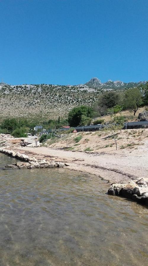 Apartman Larus Starigrad Paklenica Bagian luar foto